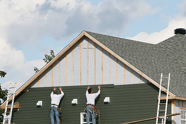 Professional Siding technician working in La Plata, MD
